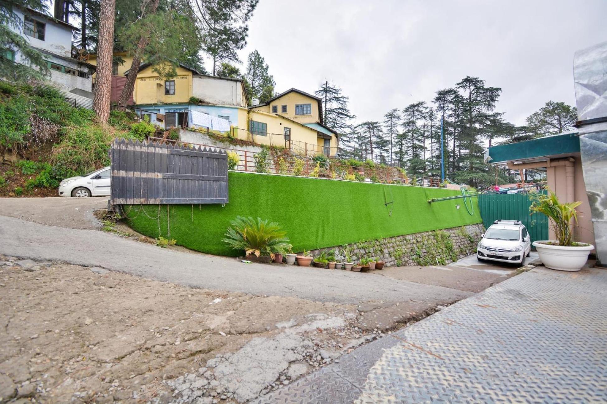 Aangan Regency Hotel Simlá Kültér fotó