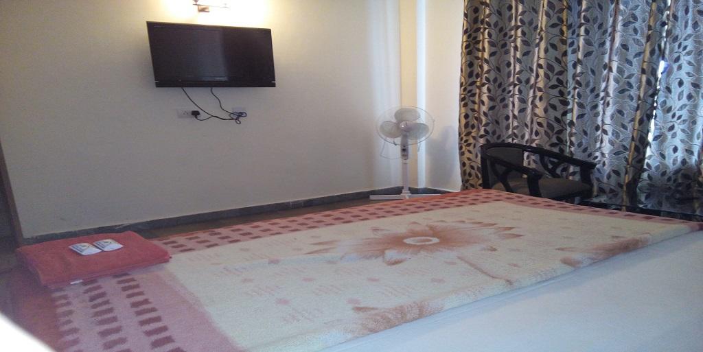 Aangan Regency Hotel Simlá Kültér fotó